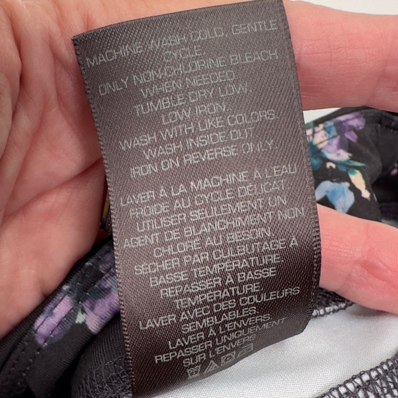 3👚/$15 Athletic Works Outfit for little girl tshirt & floral leggings 2T - Picture 7 of 12